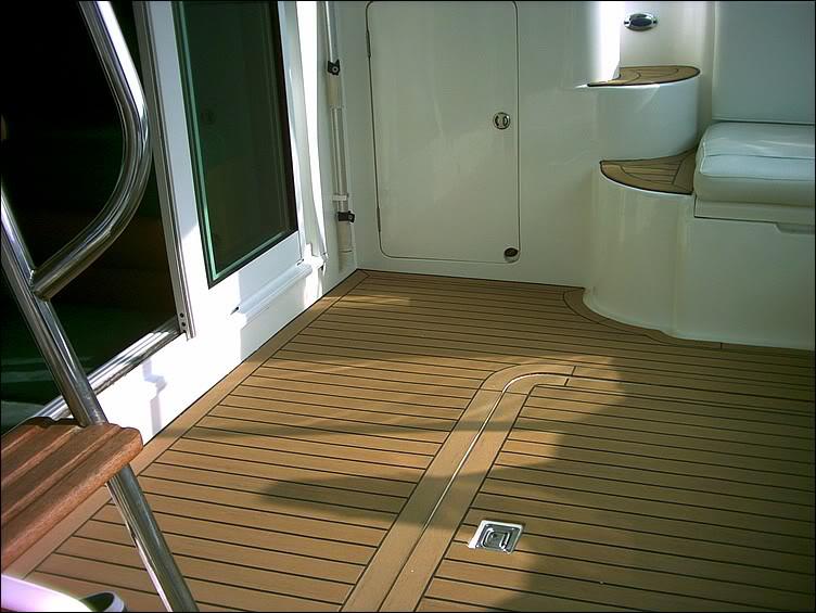 Azimuth 42 Beautiful Marine Floor