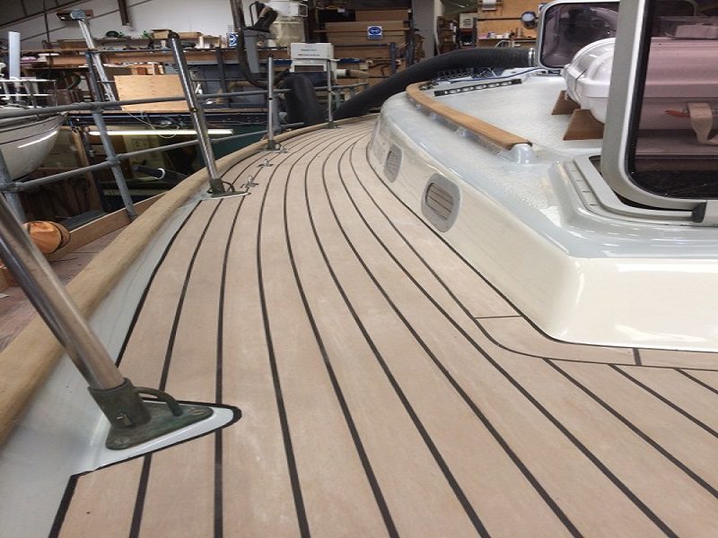 contessa Pont en teck synthétique Crownline 34