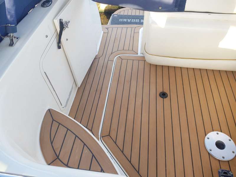 Searay 260 synthetic teak deck in Cobbs Quay